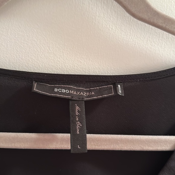 BCBG blouse with sequin shoulders. Sz. L. - Picture 5 of 6